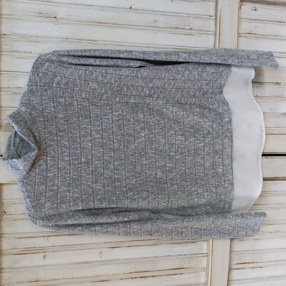 Simply Vera Vera Wang Gray sweater with faux blouse bottom. XS - Picture 1 of 7